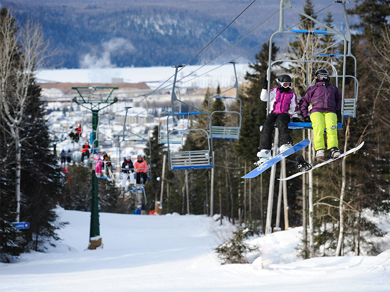Profitez de l'hiver avec une passe pour 5 journées de ski au centre de Ski La Tuque