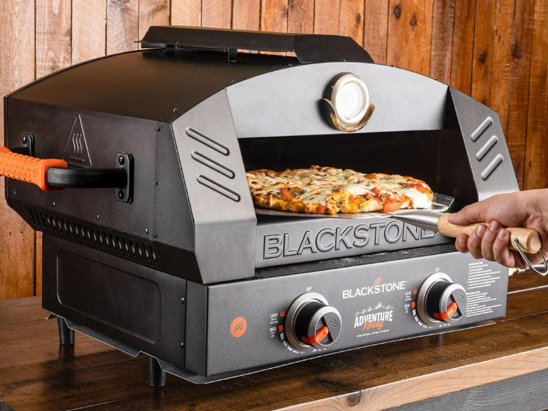 Ensemble Four à pizza Blackstone avec plaque de cuisson Blackstone 22