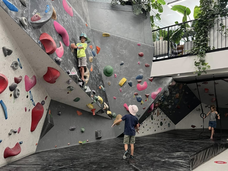 Entrée familiale, escalade en fin de semaine